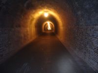 �����̃g���l������